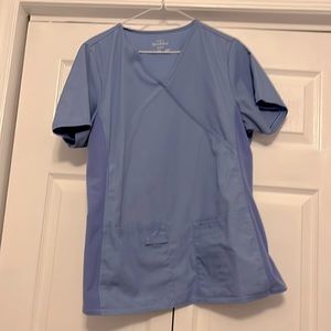 Cherokee flexible scrub set